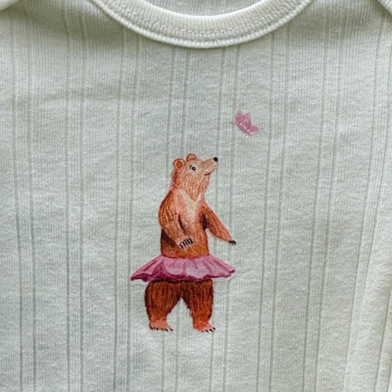 Baby bodysuit with adorable dancing bear, gift for new baby, infant monthly milestone outfit, for baby shower, infant bodysuit new mom gift
