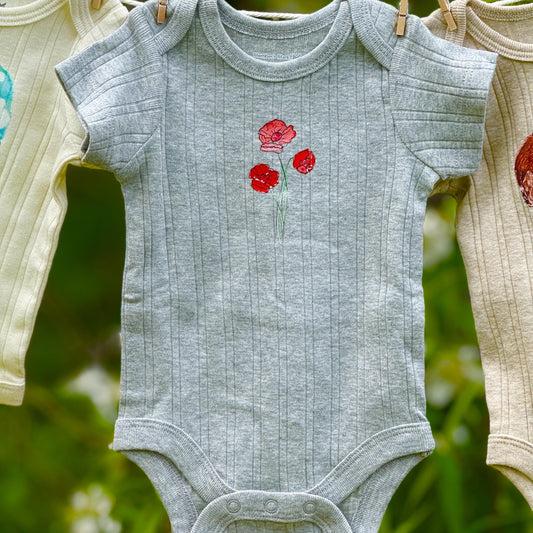 Baby bodysuit with pretty poppies, newborn infant gift, monthly milestone outfit, baby girl romper with floral, soft organic cotton bodysuit