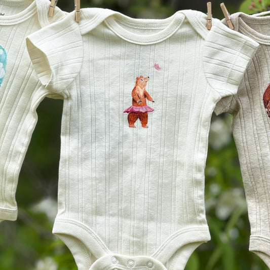 Baby bodysuit with adorable dancing bear, gift for new baby, infant monthly milestone outfit, for baby shower, infant bodysuit new mom gift