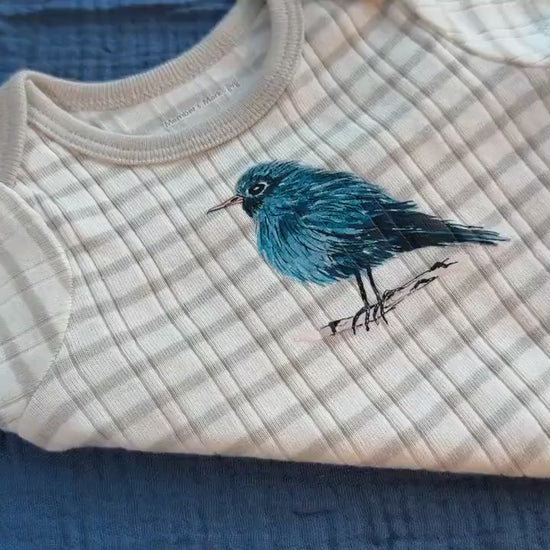 Baby bodysuit with sweet baby bird, organic cotton outfit baby shower present, coming home from hospital outfit, monthly milestone outfit